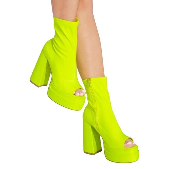 [H321] Fashion Nova 'Waiting On A Feeling' Platform Booties - Picture 1 of 10